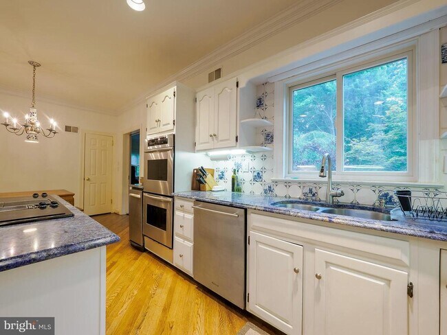 Building Photo - 6513 Kenhill Rd