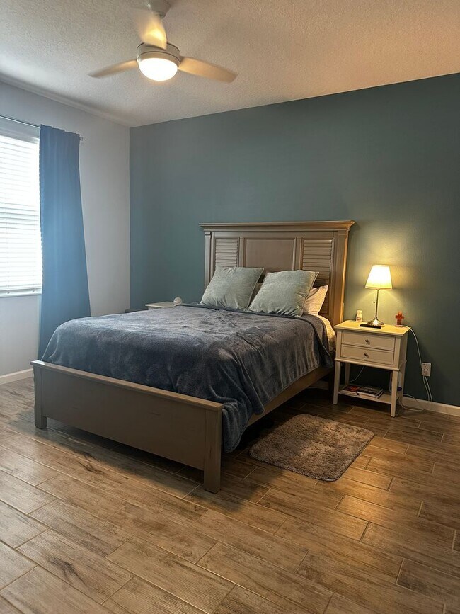 Building Photo - Welcome to this inviting 3/2 single family home located in Compass Landing