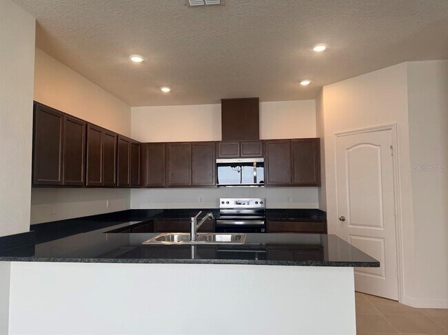 Building Photo - 2723 Plover St