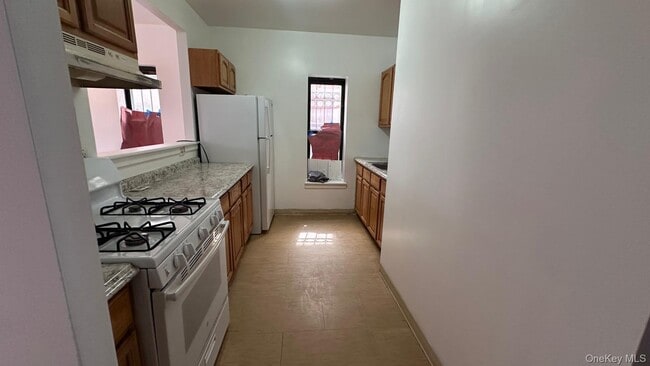 Building Photo - 511 Thatford Ave