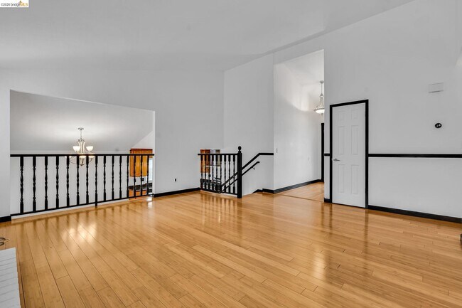 Building Photo - 909 Halite Way