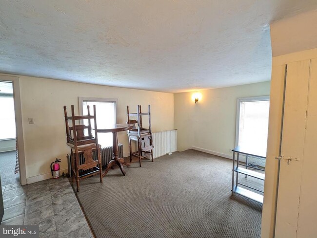 Building Photo - 115 Chambersburg St