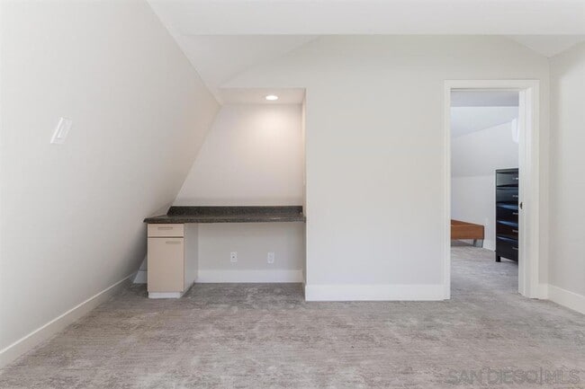 Building Photo - 4910 Ladera Sarina