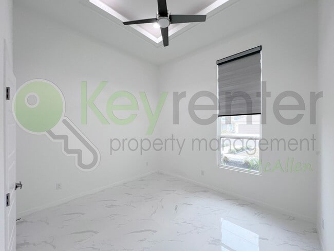 Building Photo - Beautiful  Upgarded 3 b/2.5 bath Home in Alton.Don't Miss Out!