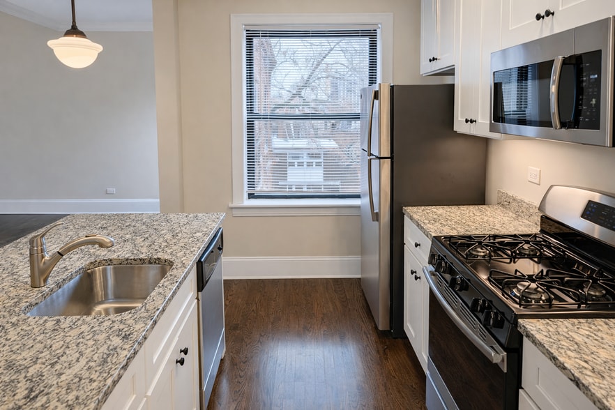 Building Photo - 1360 E 52nd St