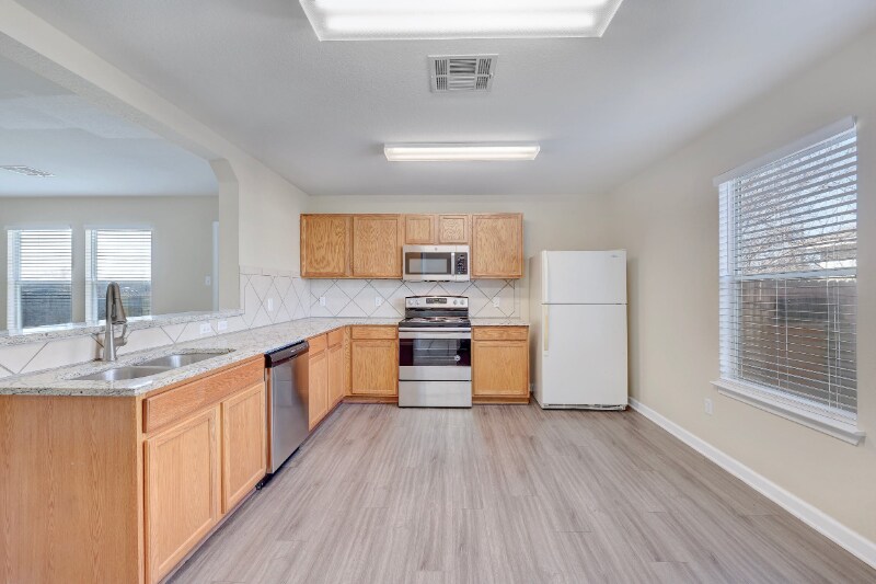 Building Photo - 1005 Easy Cove