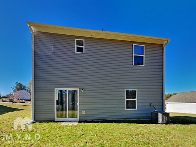 Building Photo - 132 Everglade Wy