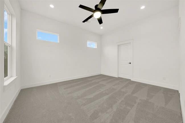 Building Photo - 4916 Lavender St