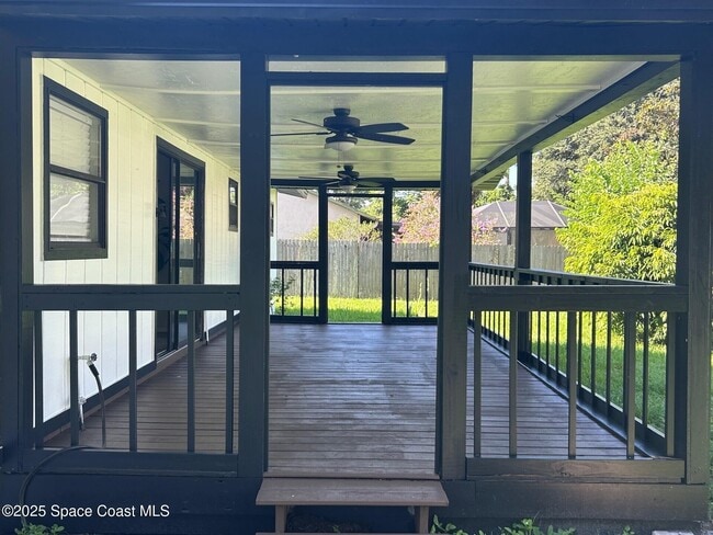 Building Photo - 5960 Eaglewalk Ave