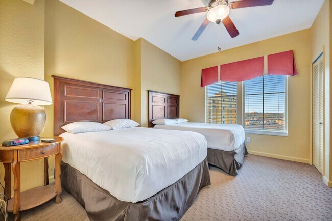 Building Photo - 8101 Resort Village Dr