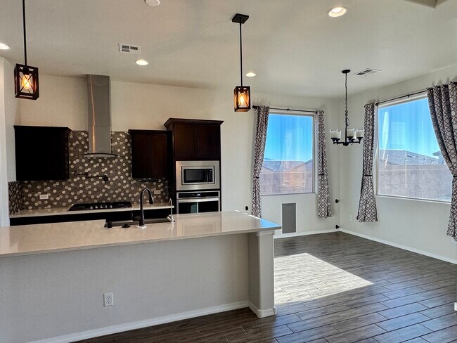 Building Photo - 5208 Bullseye Rd NE