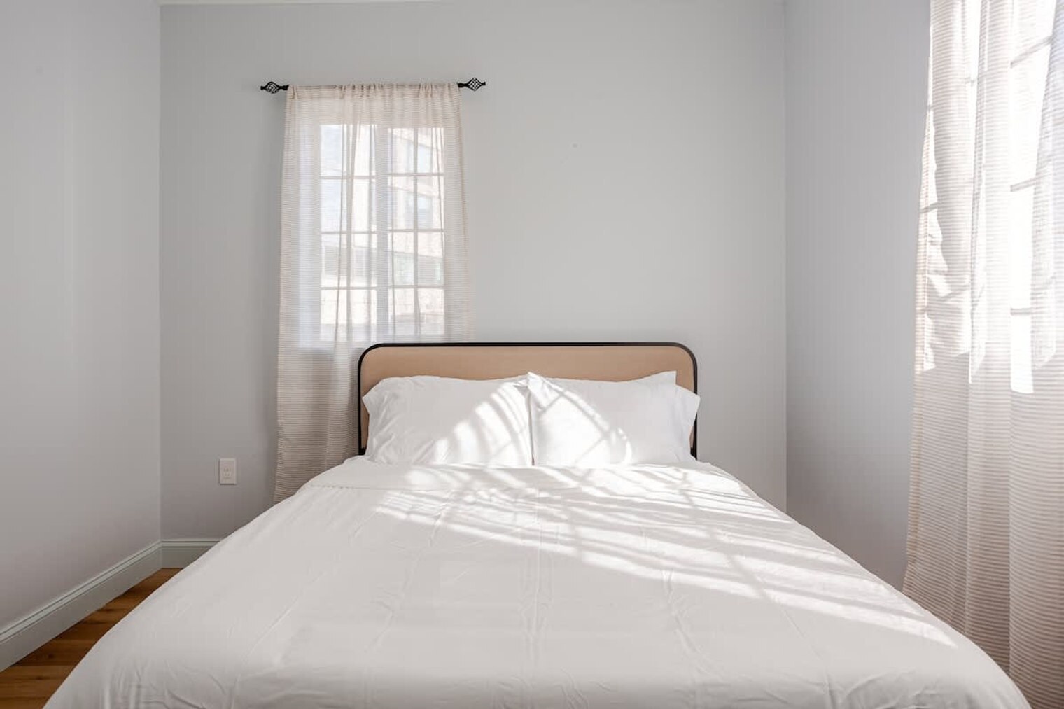 Building Photo - 1384 Ridge Ave