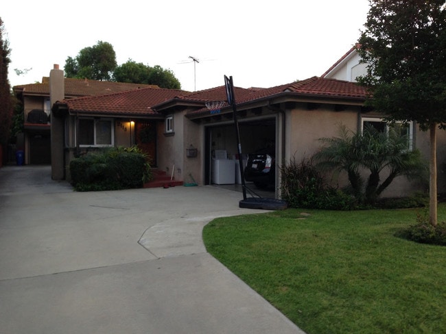 owner lives in this front house. - 2118 Ernest Ave
