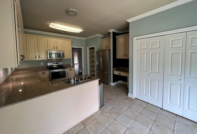 Building Photo - Home for rent in Prattville