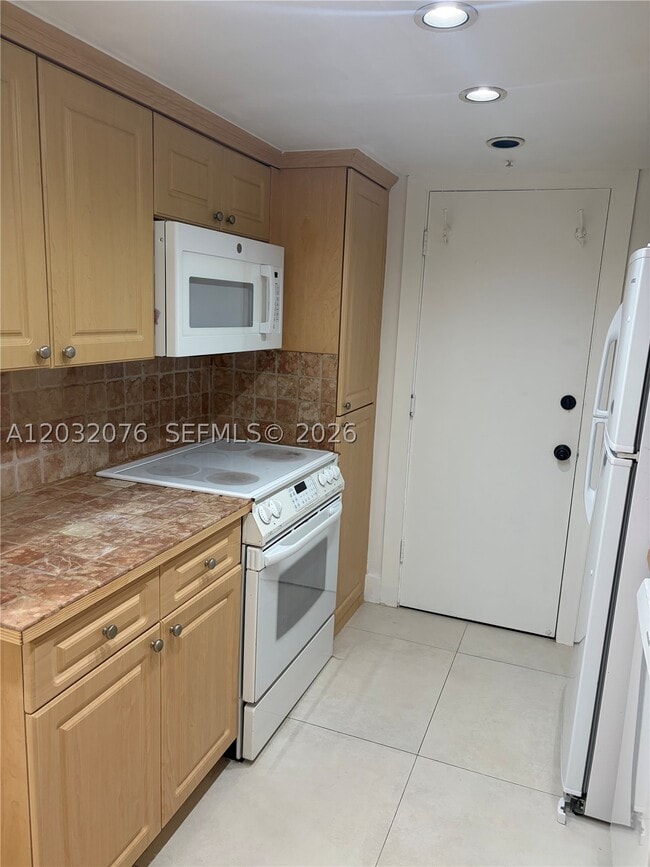 Building Photo - 150 Ocean Ln Dr
