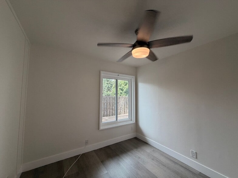 Building Photo - Cat-Friendly Condo with Private Cat Patio Enclosure + Resort-Style Amenities in Tarzana!