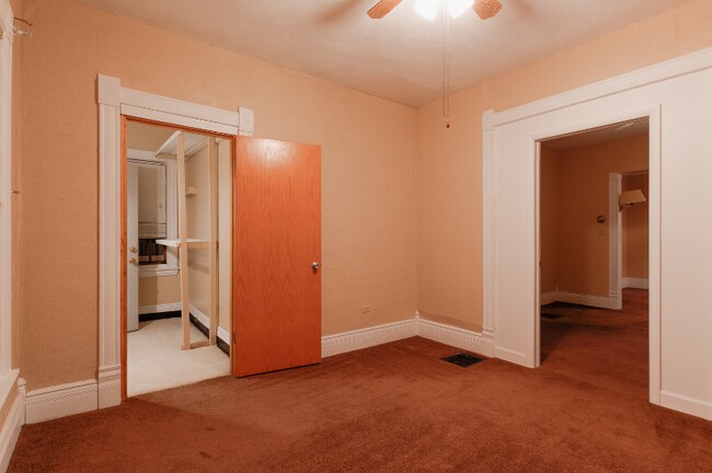 Building Photo - 209 Tioga St