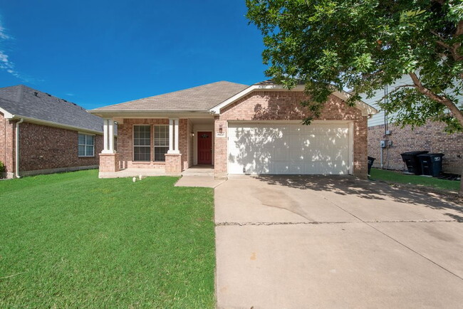 Building Photo - 8420 Silverbell Ln