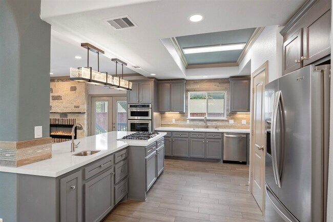 Building Photo - 12903 Figaro Dr