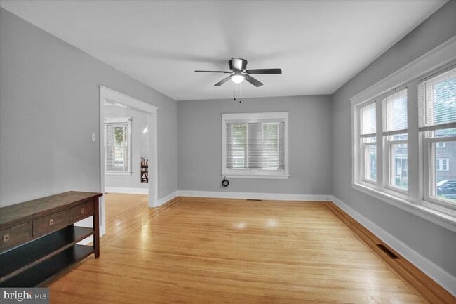 Building Photo - 23 Trebor Pl