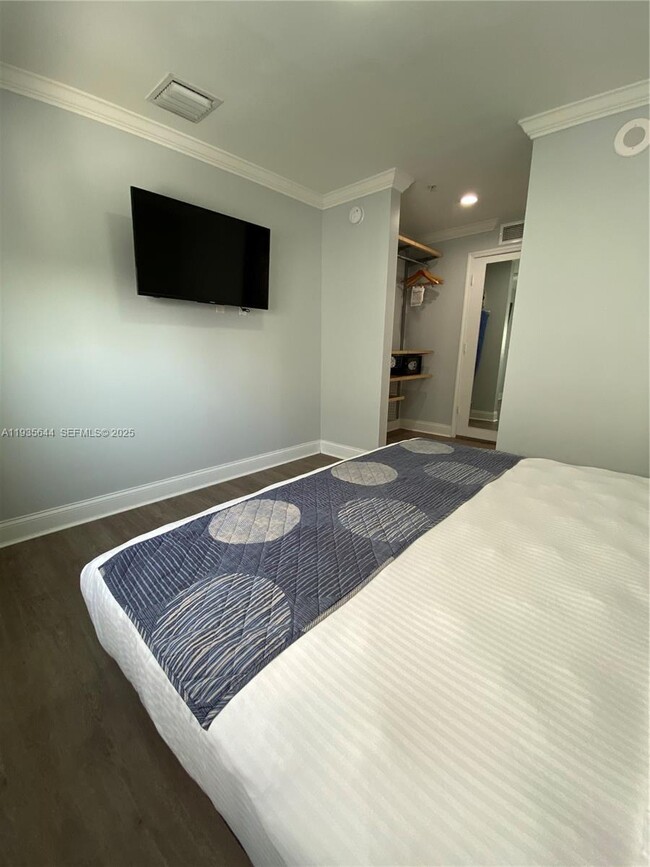 Building Photo - 1750 NW 107th Ave