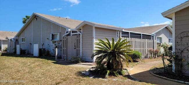 Primary Photo - Patio Villa in North Cocoa. WIFI and Basic...