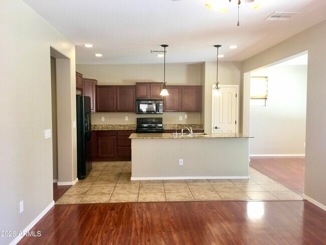 Building Photo - 3271 E Carla Vista Dr
