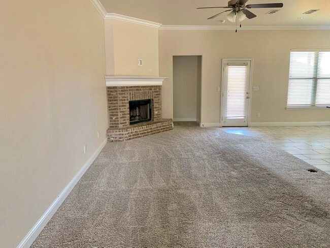 Building Photo - House for Lease in Odessa