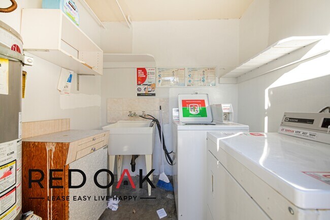 Building Photo - 441 Hayworth Ave