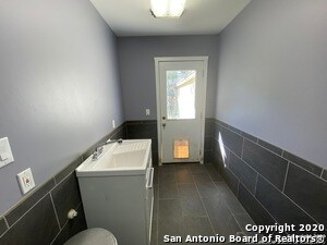 Building Photo - 256 Lorenz Rd