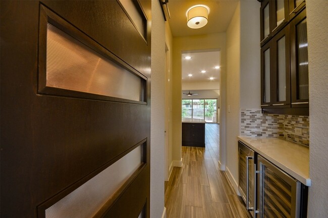Building Photo - 5911 Vineyard Creek Ln