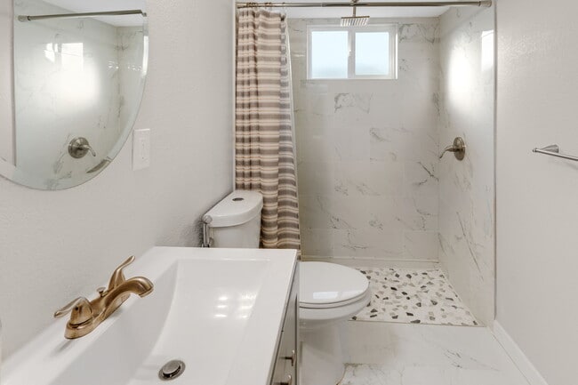 Building Photo - 3919 Tennyson Ave