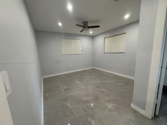 Building Photo - 6865 SW 42nd St