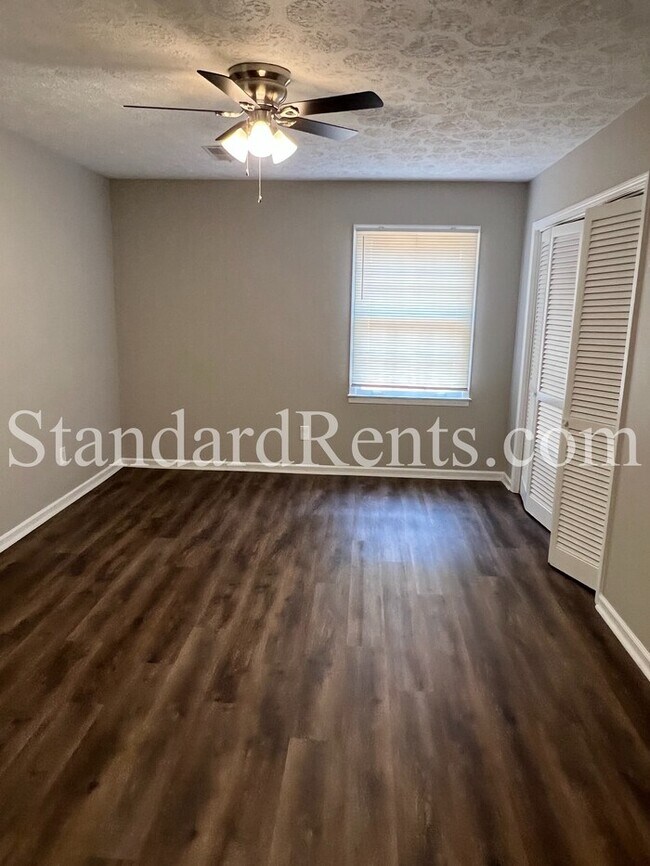 Building Photo - 4072 Plantation Dr