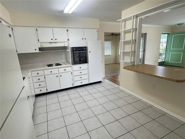 Building Photo - 701 Cypress Pl