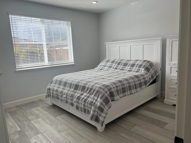 Building Photo - 630 Golden Violet Way