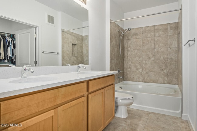 Building Photo - 2511 W Queen Creek Rd