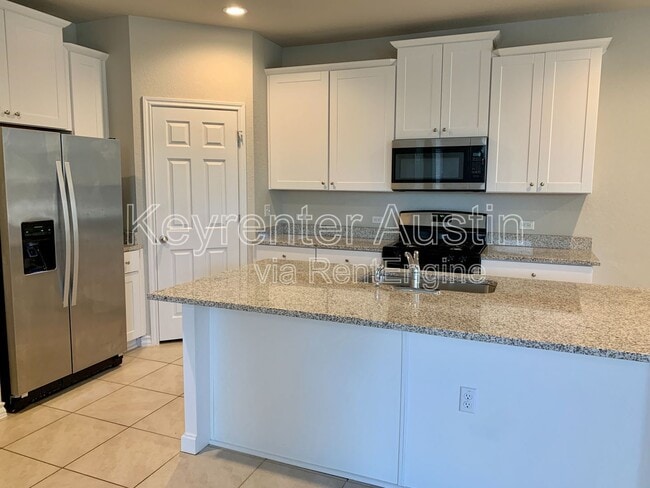 Building Photo - 1704 Los Olivios Wy