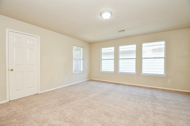 Building Photo - 13979 Maximos Dr