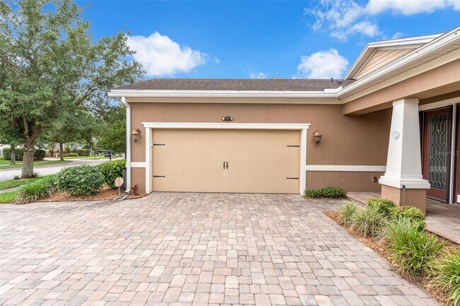 Building Photo - 903 Victoria Hills Dr S