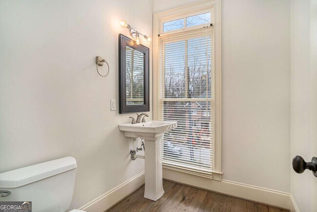 Building Photo - 208 Clarion Ave