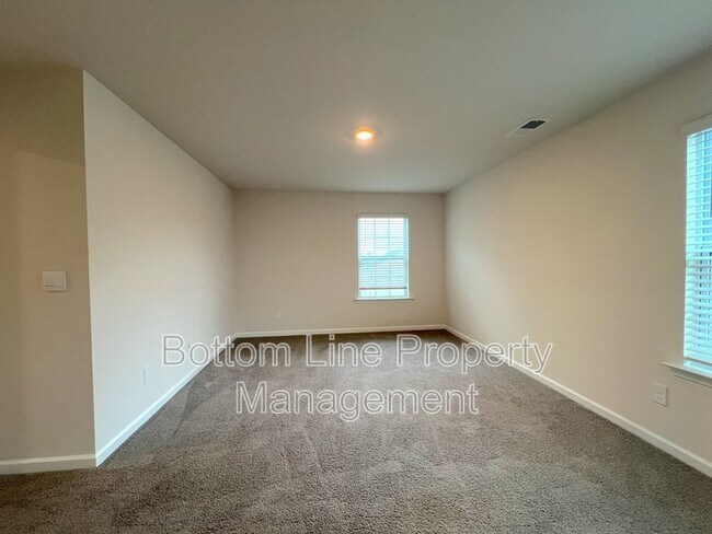 Building Photo - 1603 Blue Velvet Ln