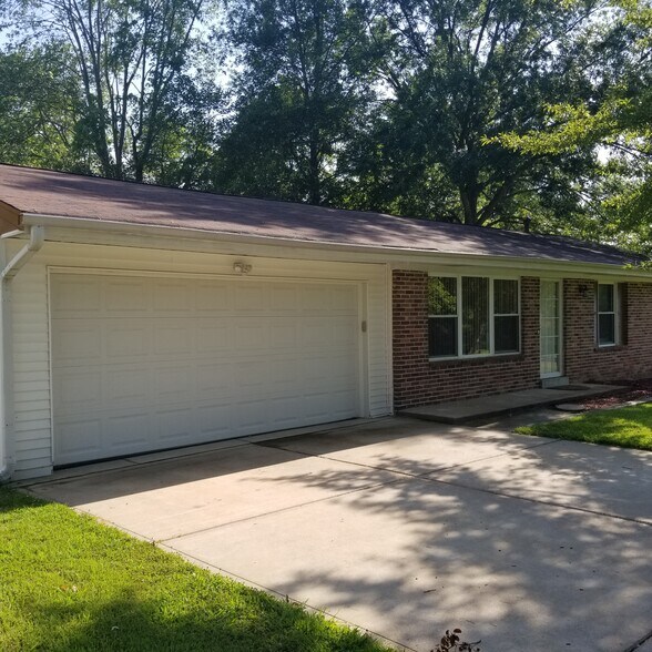 Building Photo - 524 Ranch Dr