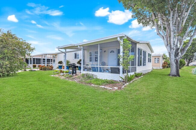 Building Photo - Furnished 2BR/2BA Home in Jamaica Bay Vill...