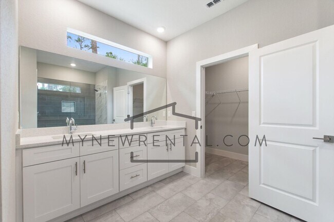 Building Photo - ONE MONTH FREE RENT! Modern, energy effici...