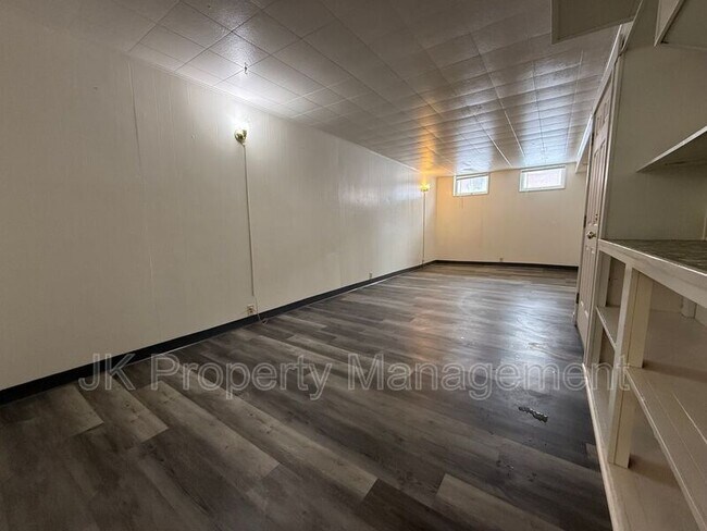 Building Photo - 3810 9th Ave S