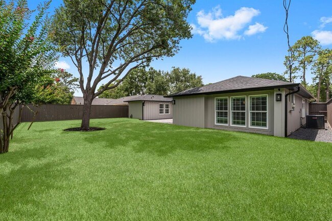 Building Photo - 5521 Lincrest Ln