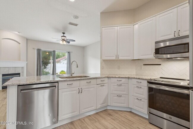 Building Photo - 13260 Bonaparte Ln