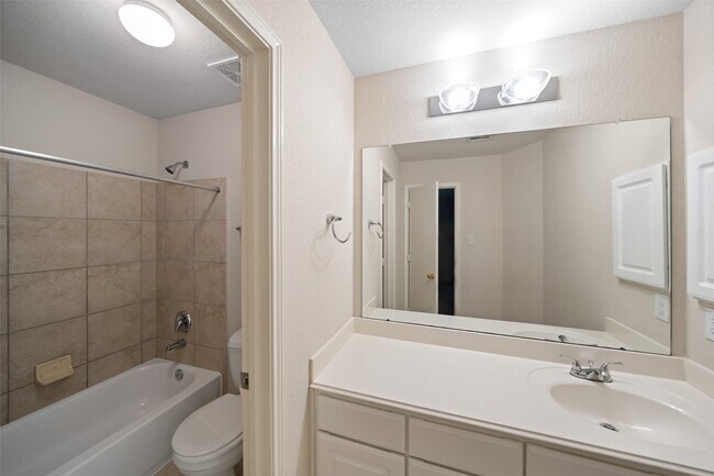 Building Photo - 14822 Juniper Dale Ct