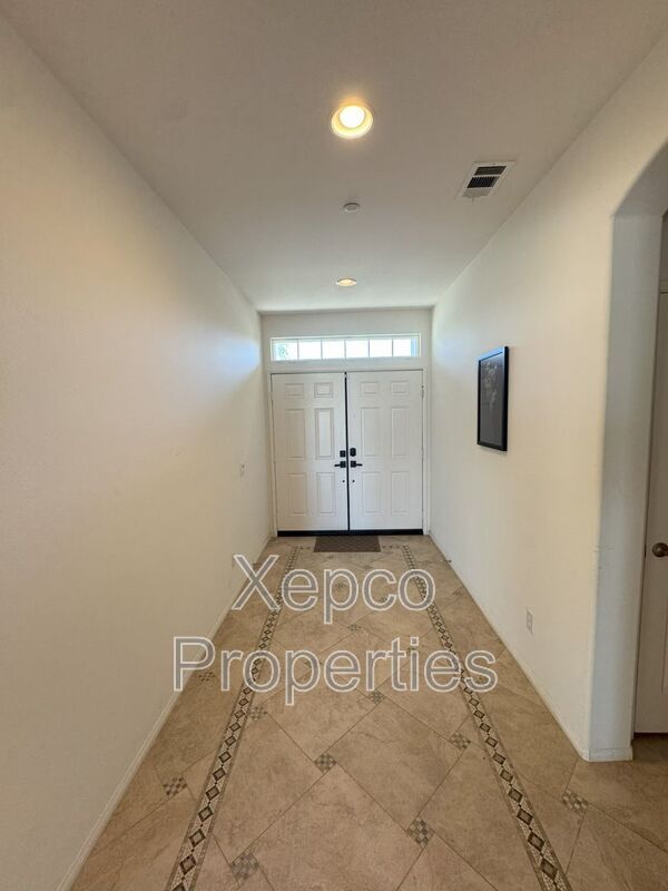 Building Photo - 1290 Esperanza Trail